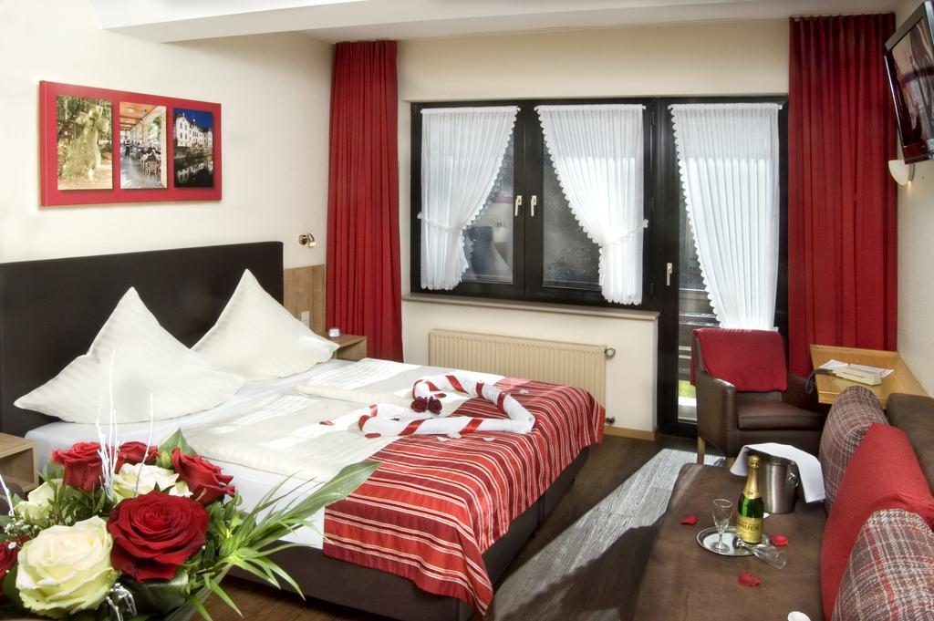 Hotel Hauer Bollendorf Buitenkant foto